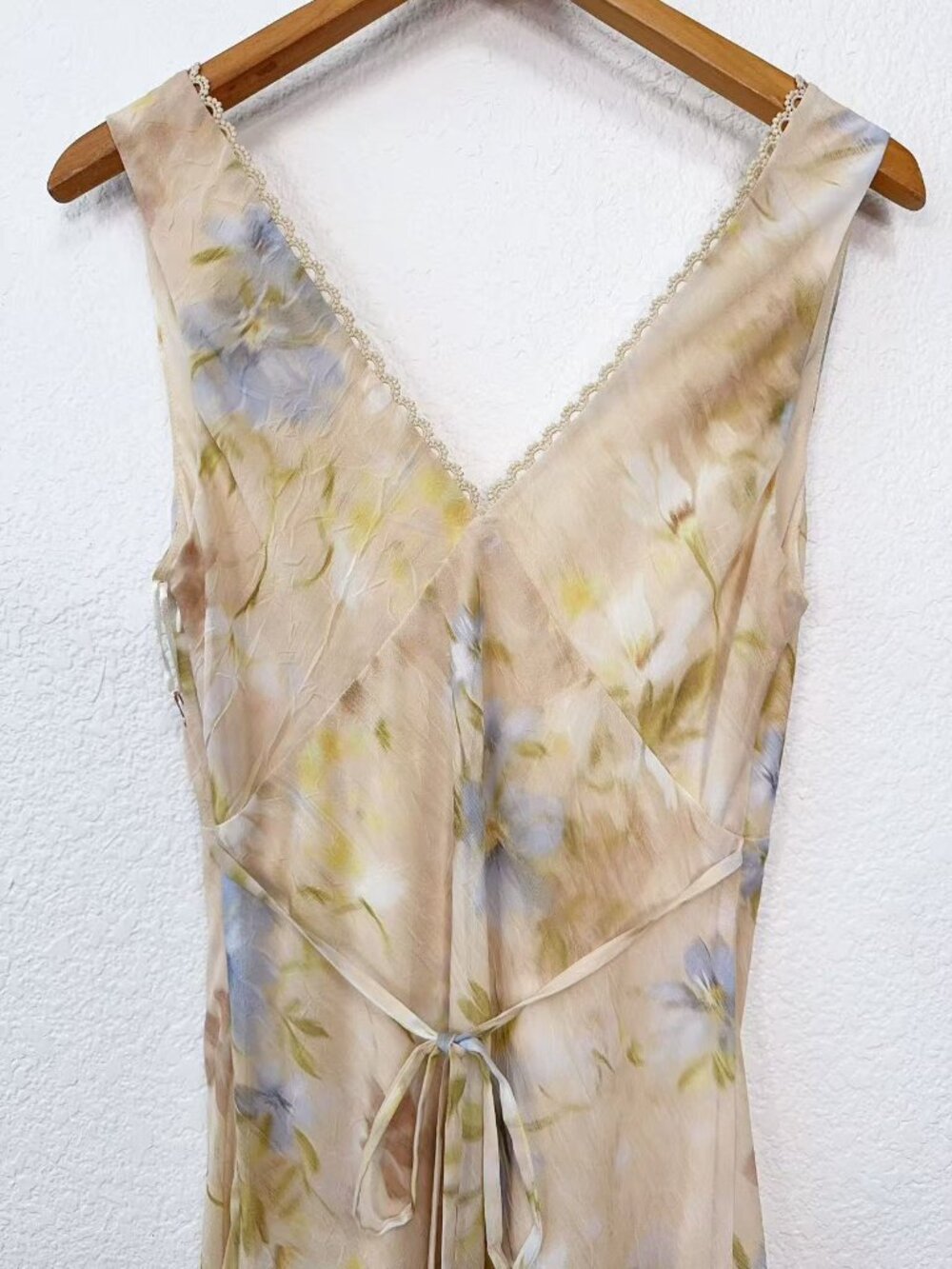 Arose Studio Shiloh Crinkled Chiffon V Neck Bias Cut Midi Dress Yellow $198 OS - Picture 7 of 8